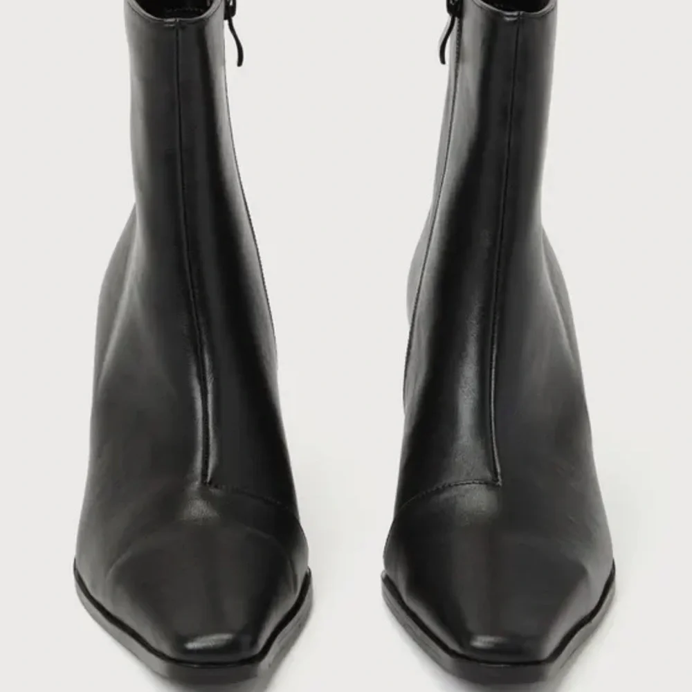 Elegant Black Ankle Boots - Picture 2 of 4